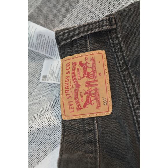 Levi's 501 Original Fit high-rise denim shorts - Picture 6 of 7